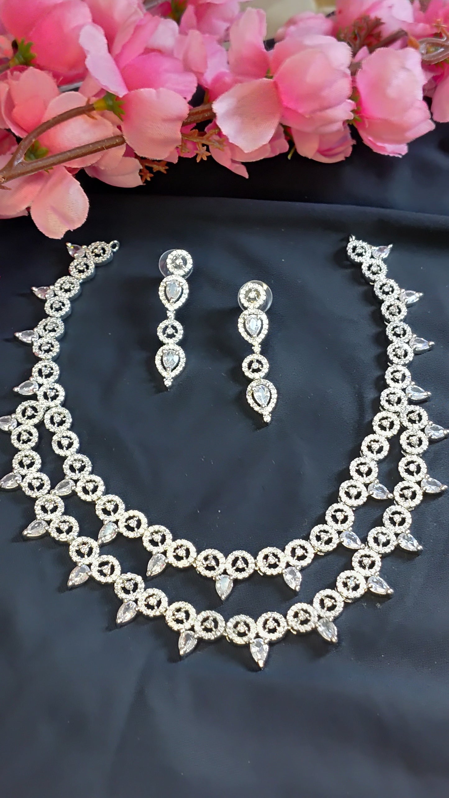 White nano AD Short Necklace Set